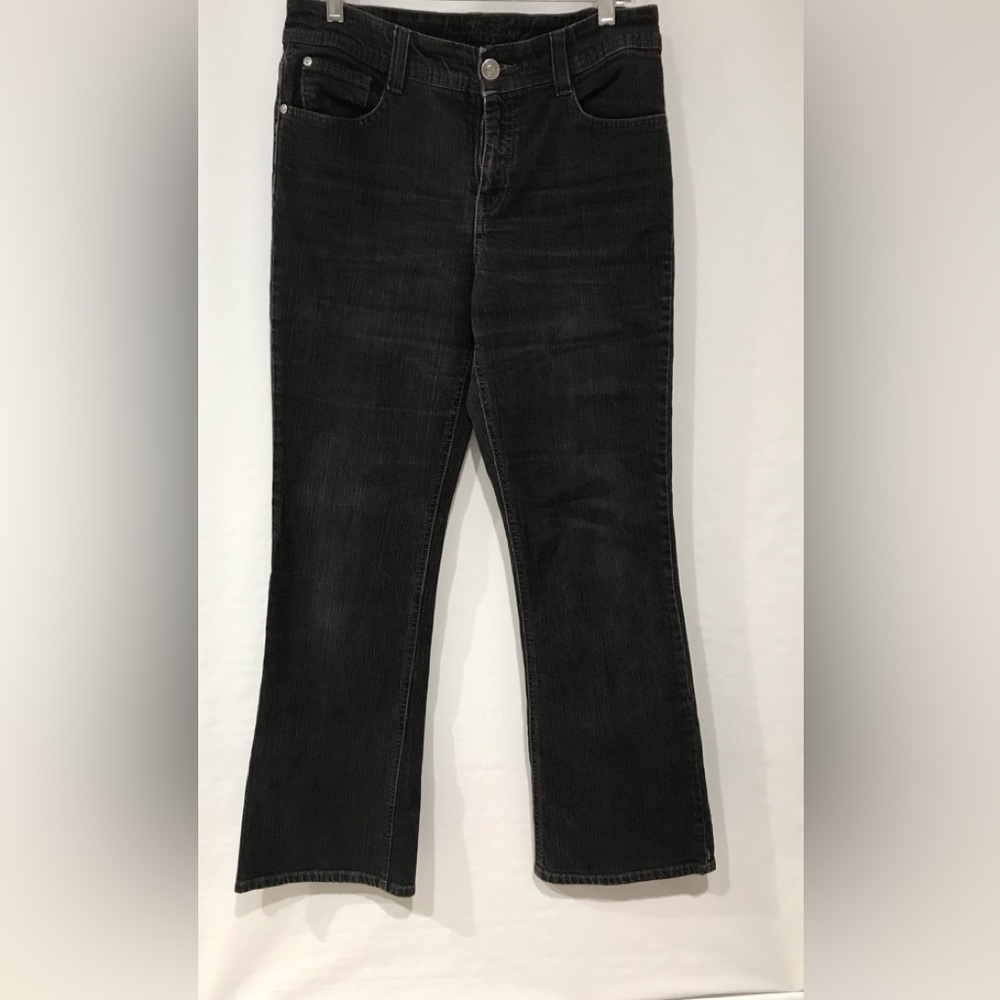 🍏🍏🍏 Woman’s Black Stretchy Midrise Bootcut Jeans, 10